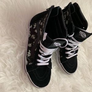 Boys glow in the dark dinosaur Vans. Size 1.5